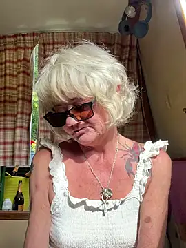 ladyboatlady 网络视讯表演