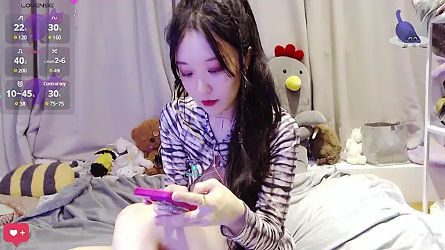 美女Etherealcat33在线直播