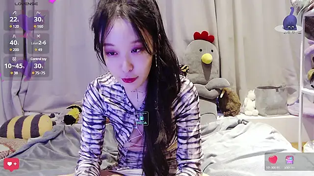 美女Etherealcat33在线直播