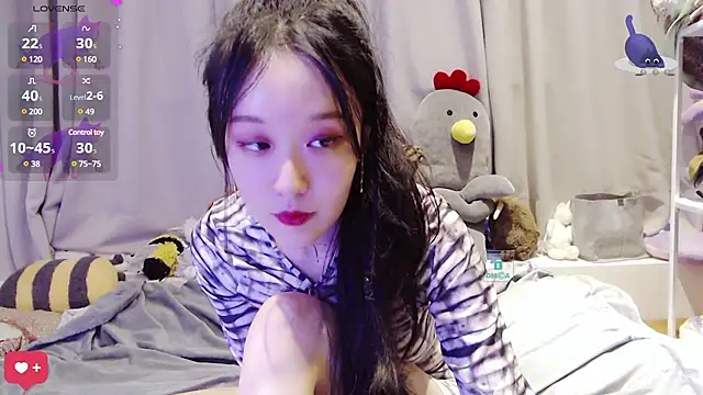 美女Etherealcat33在线直播
