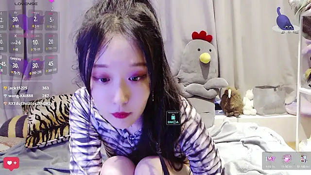 美女Etherealcat33在线直播