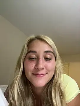 Kaylayoung12's Webcam Show