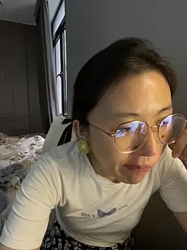 美女haiyan125216在线直播