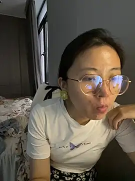 美女haiyan125216在线直播