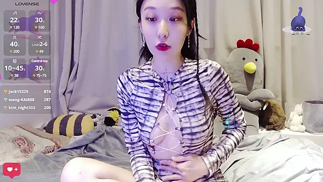 美女Etherealcat33在线直播