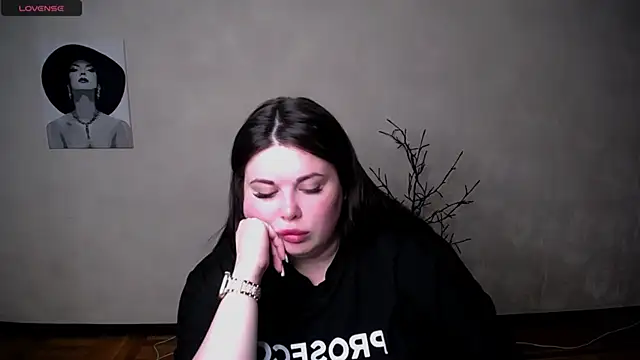 Emily_Mo Webcam show