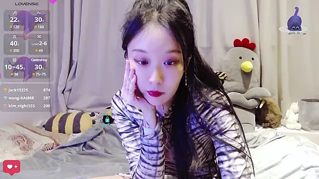 美女Etherealcat33在线直播