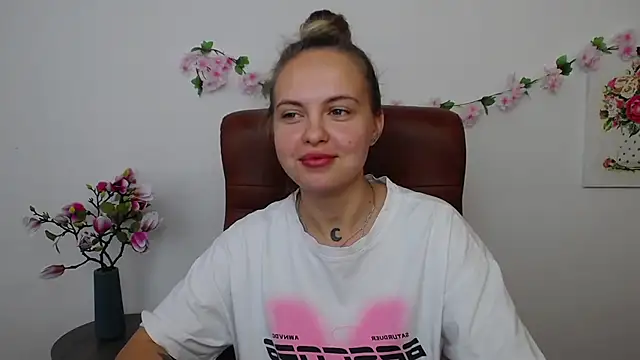 KhaleesiMoon Webcam-Show