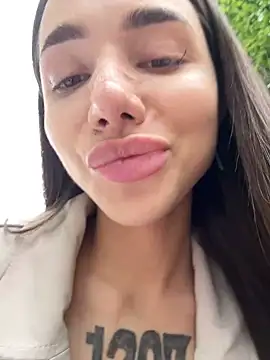 shuggybaby's Webcam Show