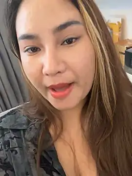 美女Emmie767在线直播
