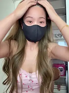 美女Wuwu0001在线直播