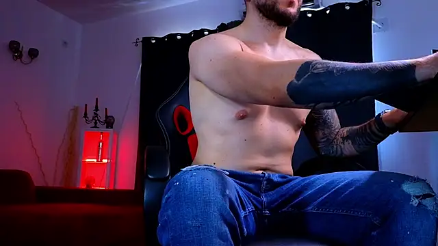 MightyAaron66's Webcam Show