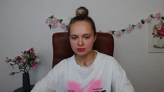KhaleesiMoon's Webcam Show