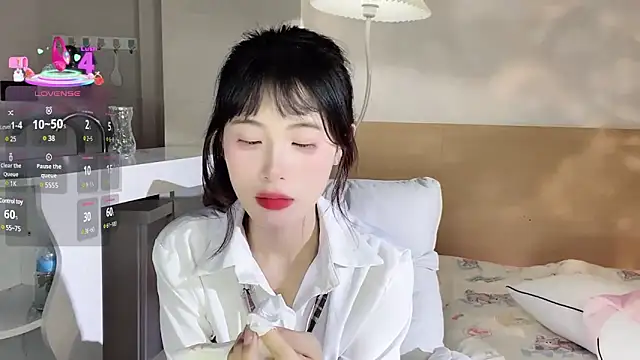 美女yunbaobaby在线直播