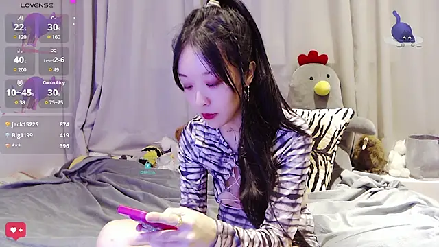 美女Etherealcat33在线直播