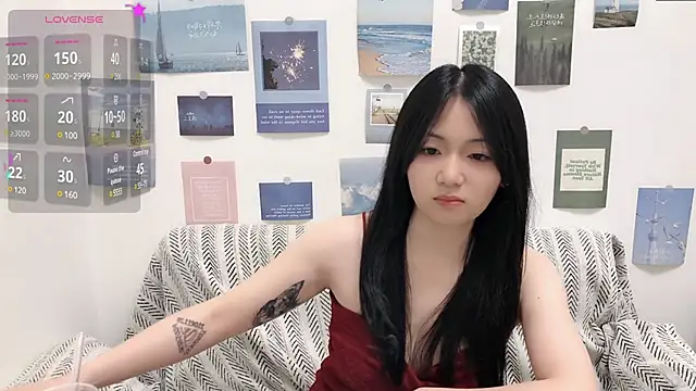 美女LiLiYbaby在线直播