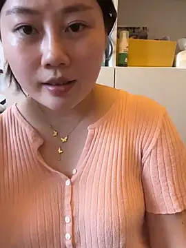 美女qinger2025在线直播