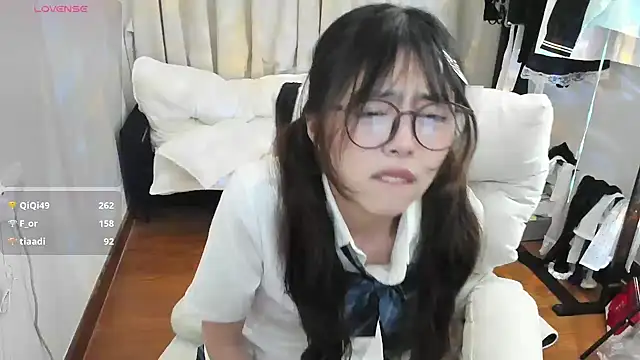 美女xuannv0000在线直播