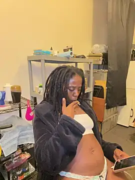 choclatepeaach's Webcam Show