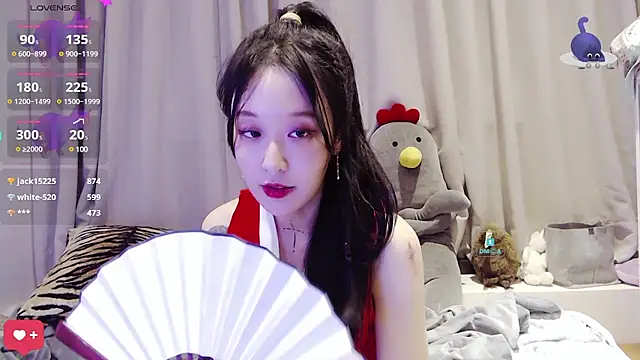 美女Etherealcat33在线直播