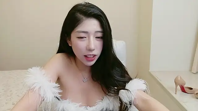 美女pipilu0001在线直播