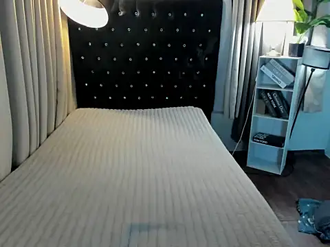 urfanatic_yumi's Webcam Show