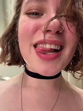 Pokazy przed kamerką �– lucy-joy