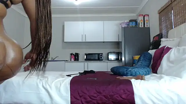 Melanin-Monroeee Live Sex Cams
