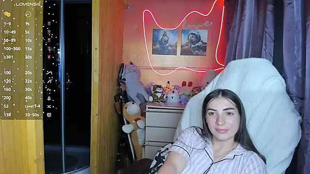 Fiery_Brunette_'s Webcam Show
