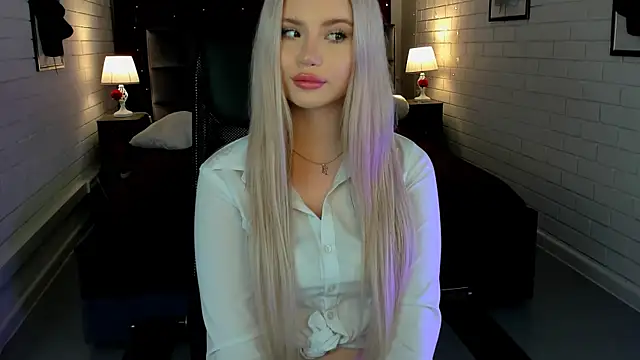 KisaWest Live Sex Cams