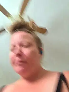 Webkamerová show julimonroe
