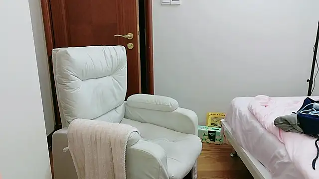 美女xiaoye0001在线直播