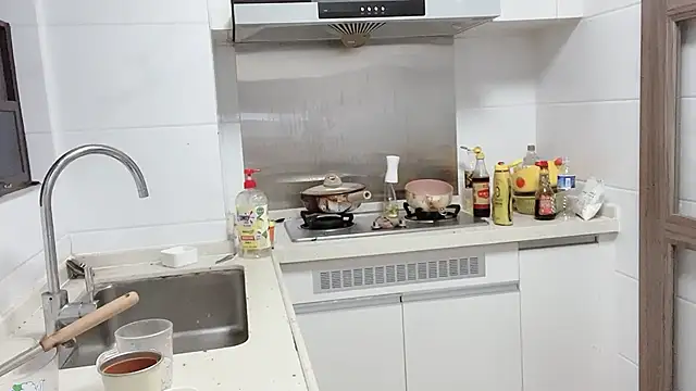 美女Moonccoi在线直播