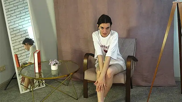 RowenaEyre's Webcam Show