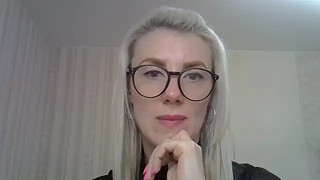 anna_shark77's Webcam Show