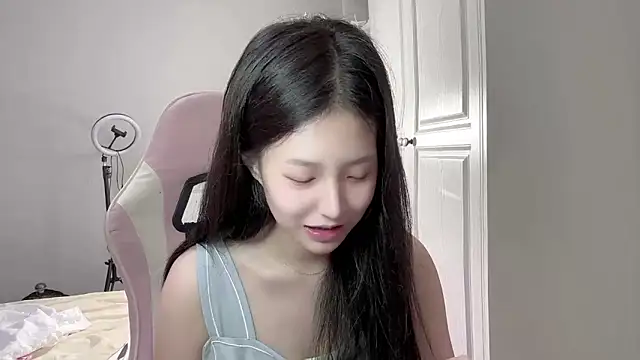美女YaYa-521在线直播