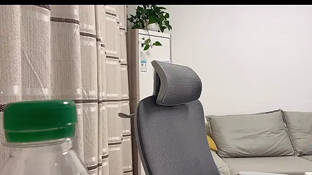 美女AokiRiko在线直播