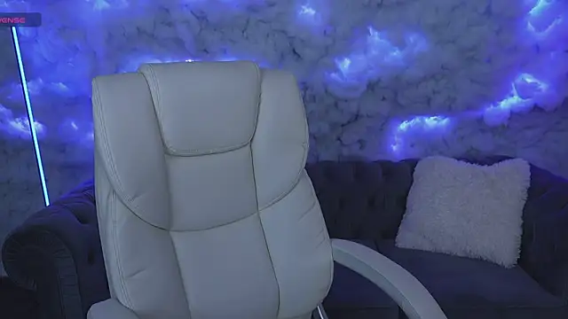EmmySkyy Live Sex Cams
