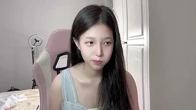 美女YaYa-521在线直播