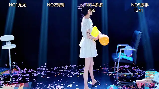 美女LUMINA8在线直播