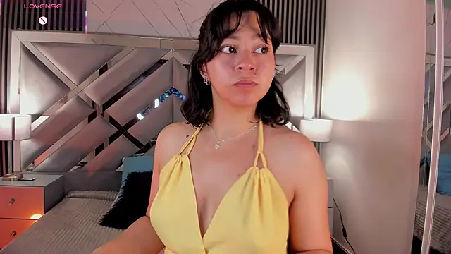 _julietta Live Sex Cams