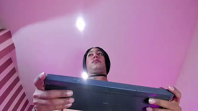 Lucia-sex's Webcam Show