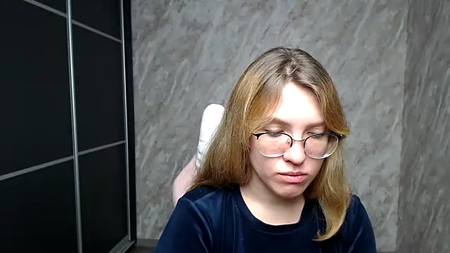 Reginasmilee Live Sex Cams