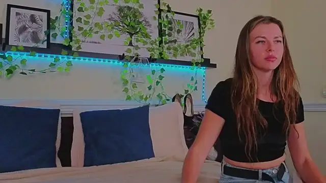 Real_Tini Live Sex Cams