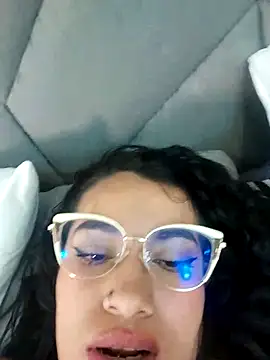 MiaBrowns1_-'s Webcam Show