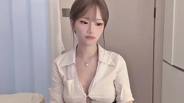 美女-XunMengLong-在线直播