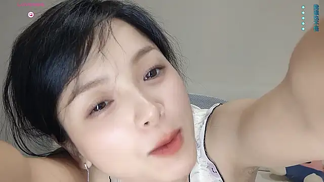 美女-Judy-在线直播
