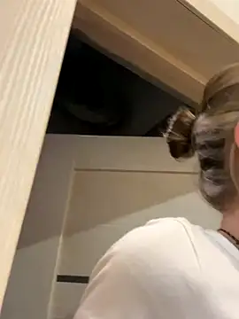 BellaSecrett's Webcam Show
