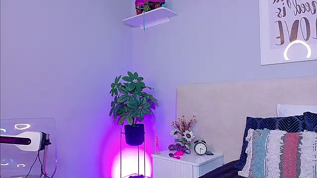 SaritaBratz Live Sex Cams