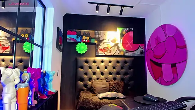 CHANELL_11INCHES' Webcam Show